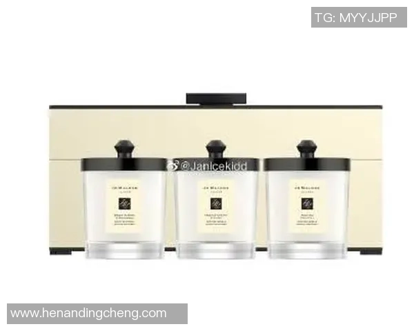 喷雾场足球明星联名款限量发售引领时尚潮流新风尚