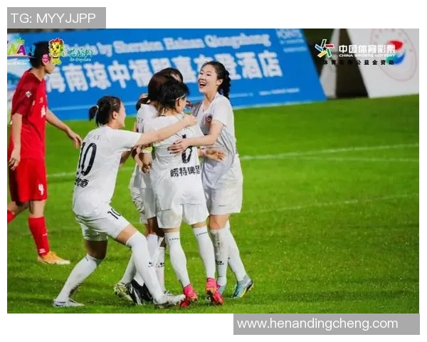 女演员与足球明星的浪漫交集揭秘娱乐圈与体育界的奇妙缘分