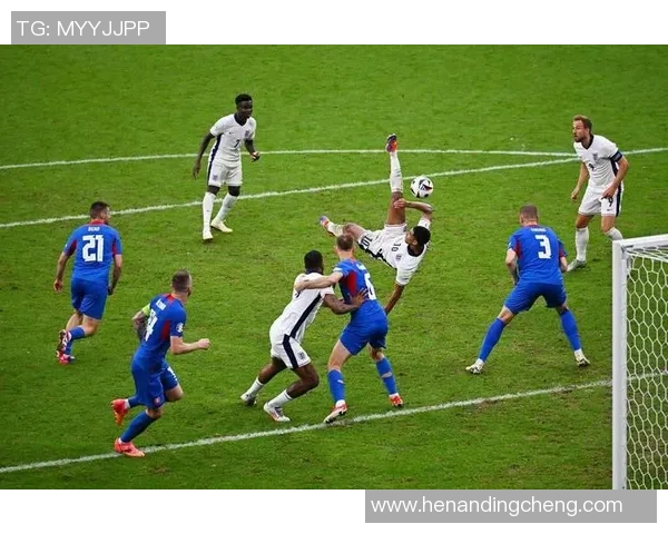 英格兰足球明星意外脱鞋子引发热议球迷纷纷围观现场趣事不断